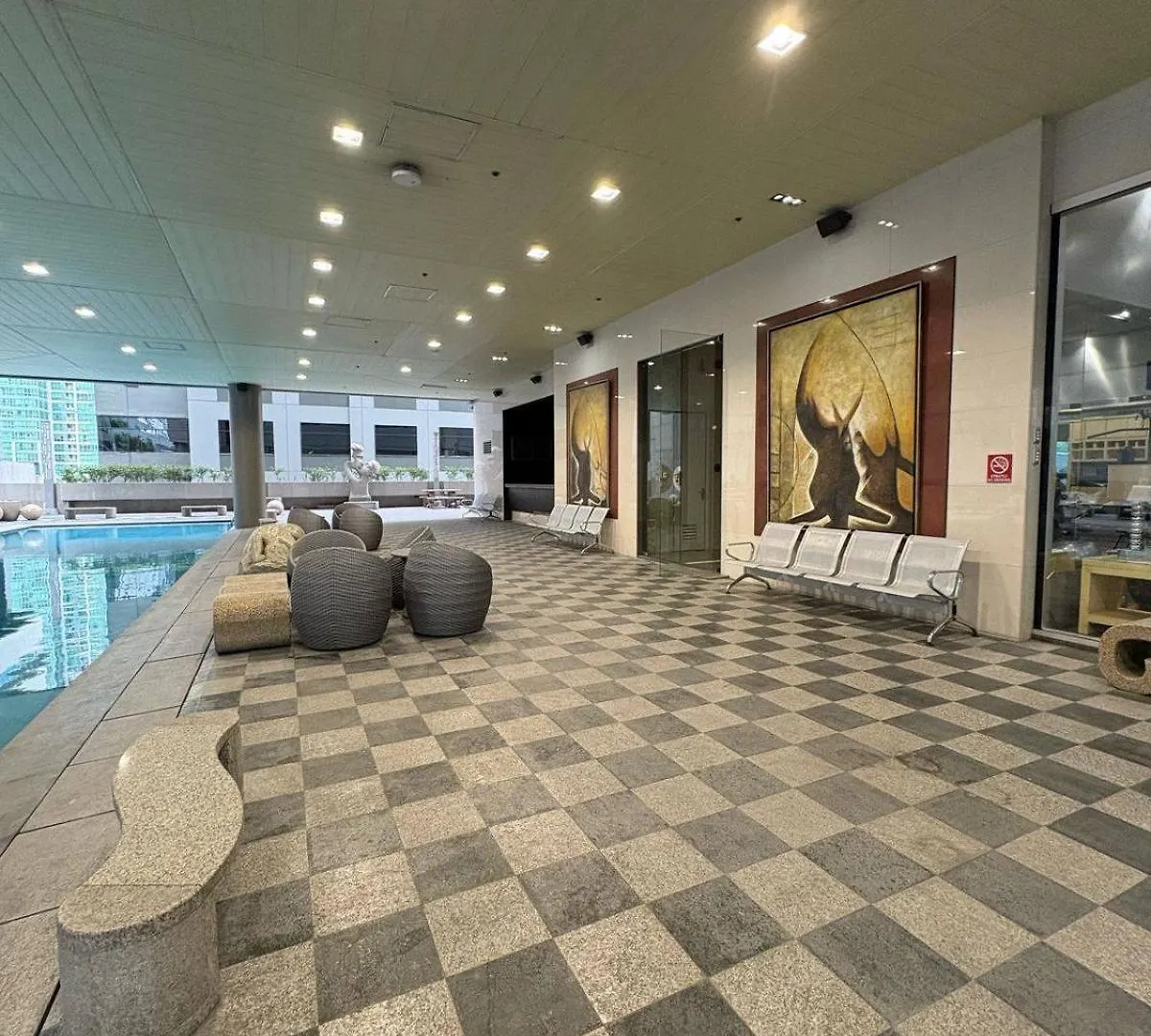 The Luxe Residences Μανίλα